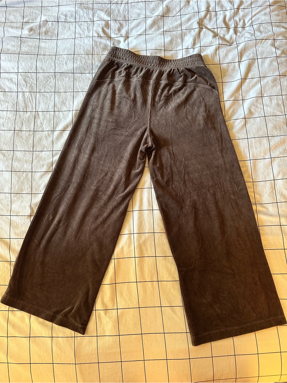 Lululemon Scuba Mid-Rise Wide-Leg Crop *Velvet Cord 8 Espresso Brown - Picture 11 of 15